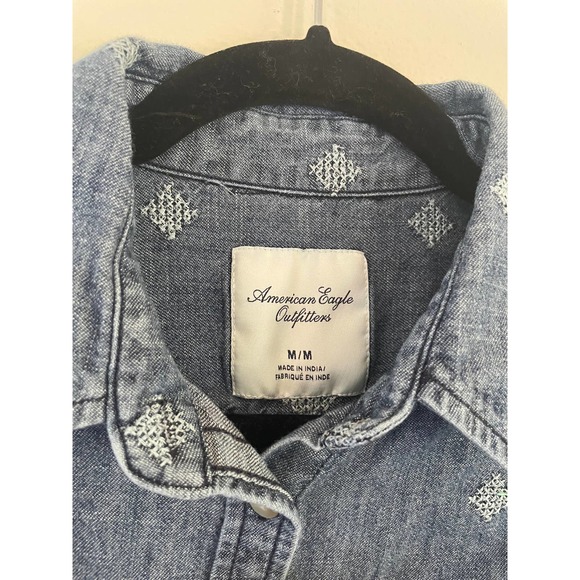 American Eagle Women's Size M denim embroidered diamond pattern button up - Picture 5 of 8